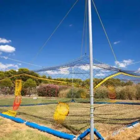 Camping 4 Etoiles - Piscine - Eecheb Castelnau-de-Guers
